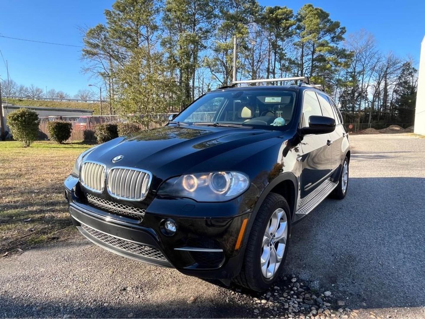 2011 Black /Tan BMW X5 xDrive 35D (5UXZW0C50BL) with an 3.0 M57 Diesel engine, Automatic transmission, located at 5700 Curlew Drive, Norfolk, VA, 23502, (757) 455-6330, 36.841885, -76.209412 - Photo#7